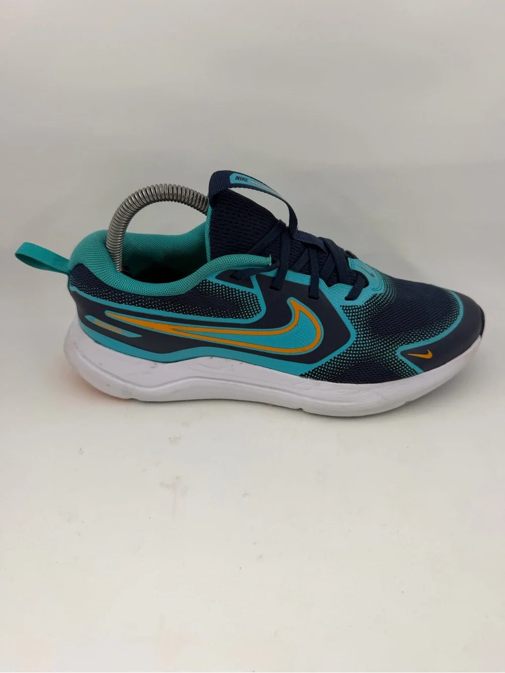 Nike Kids Cosmic Runner -SZ 6Y- Blue White Athletic Running Shoes Sneakers